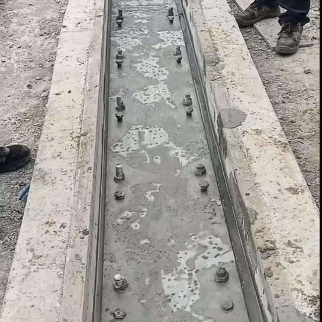 汉寿港口码头起重机龙门吊重型机械设备稳固用早强快凝轨道胶泥
